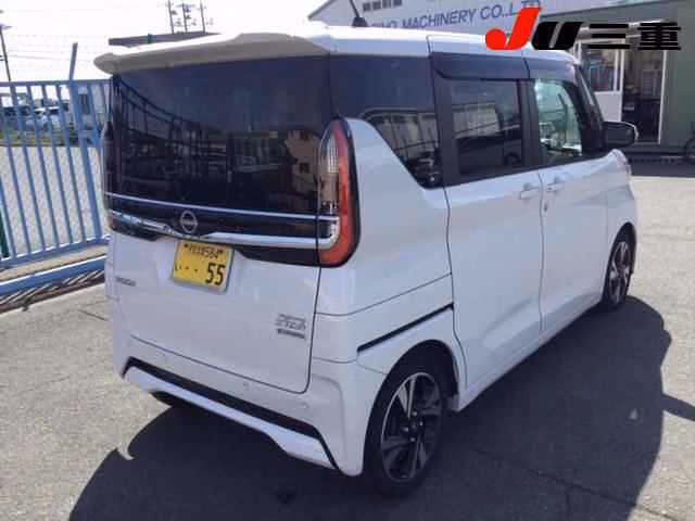 NISSAN ROOX
