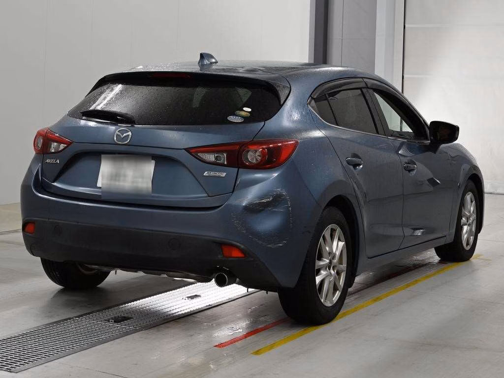 MAZDA AXELA