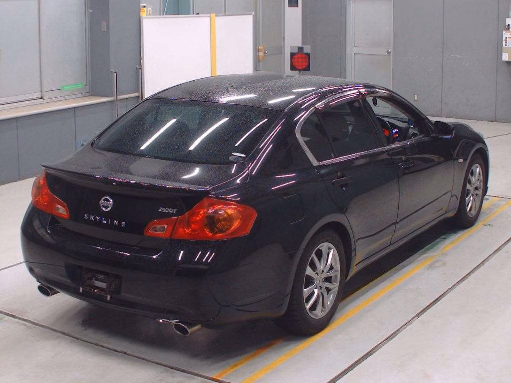 NISSAN SKYLINE