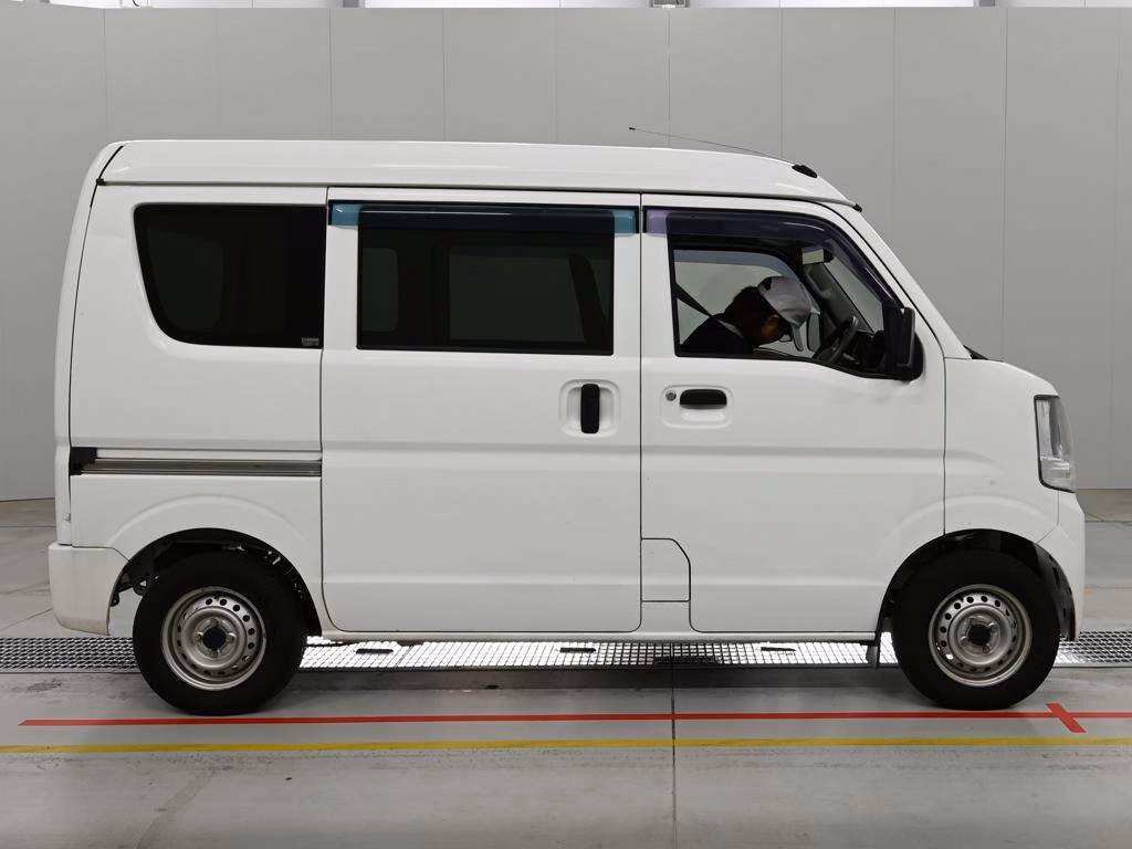 MITSUBISHI MINICAB
