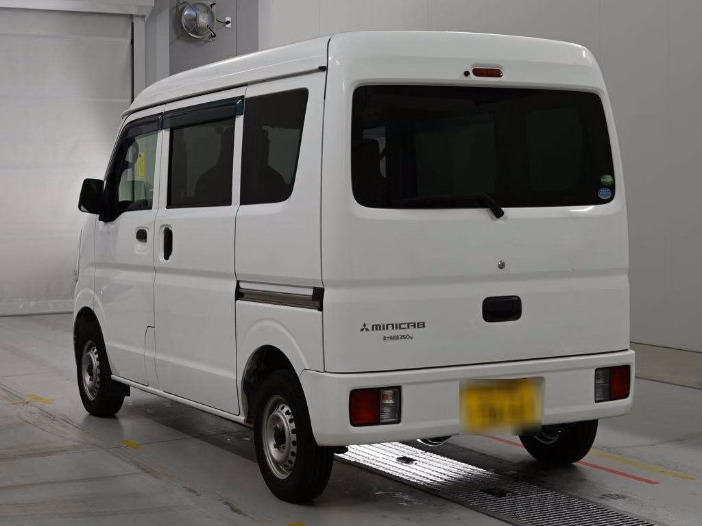 MITSUBISHI MINICAB