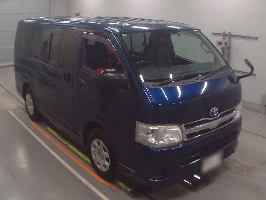 TOYOTA REGIUS ACE