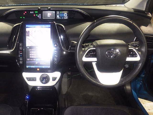 TOYOTA PRIUS PHV