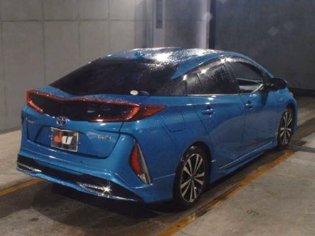 TOYOTA PRIUS PHV