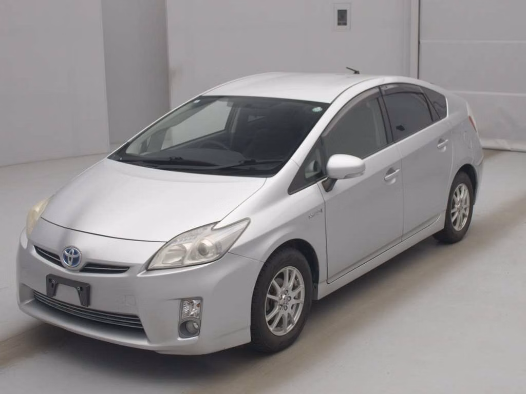TOYOTA PRIUS