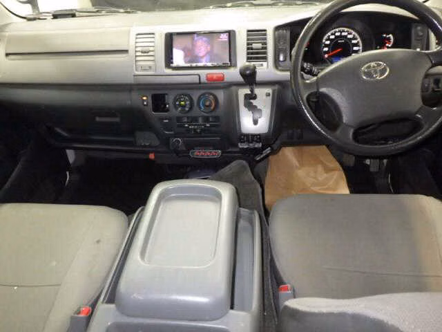 TOYOTA REGIUS ACE