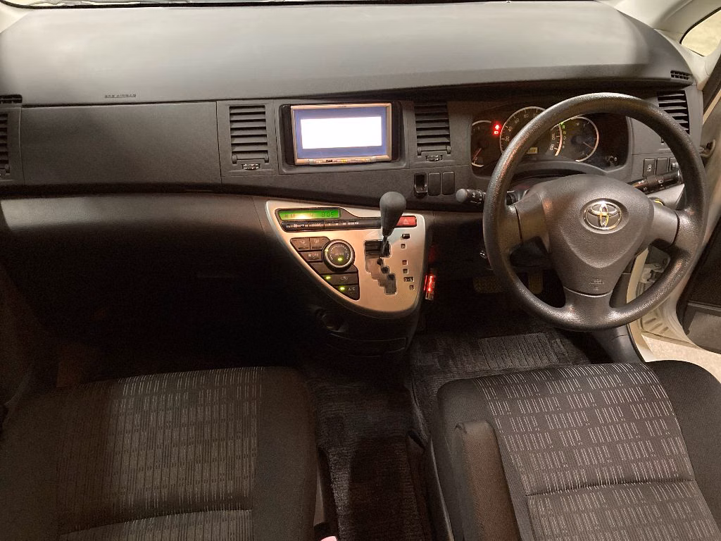 TOYOTA ISIS