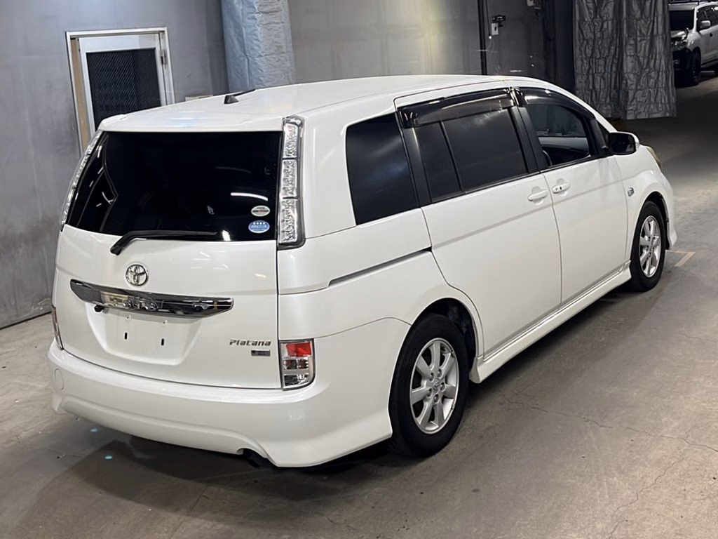 TOYOTA ISIS