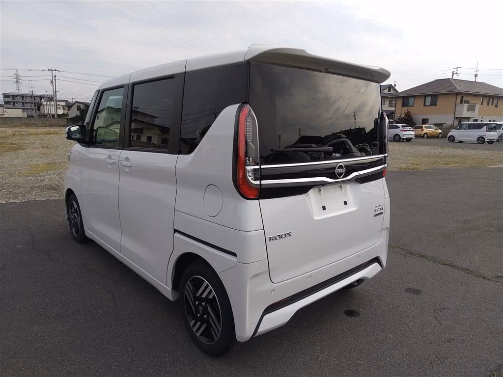 NISSAN ROOX