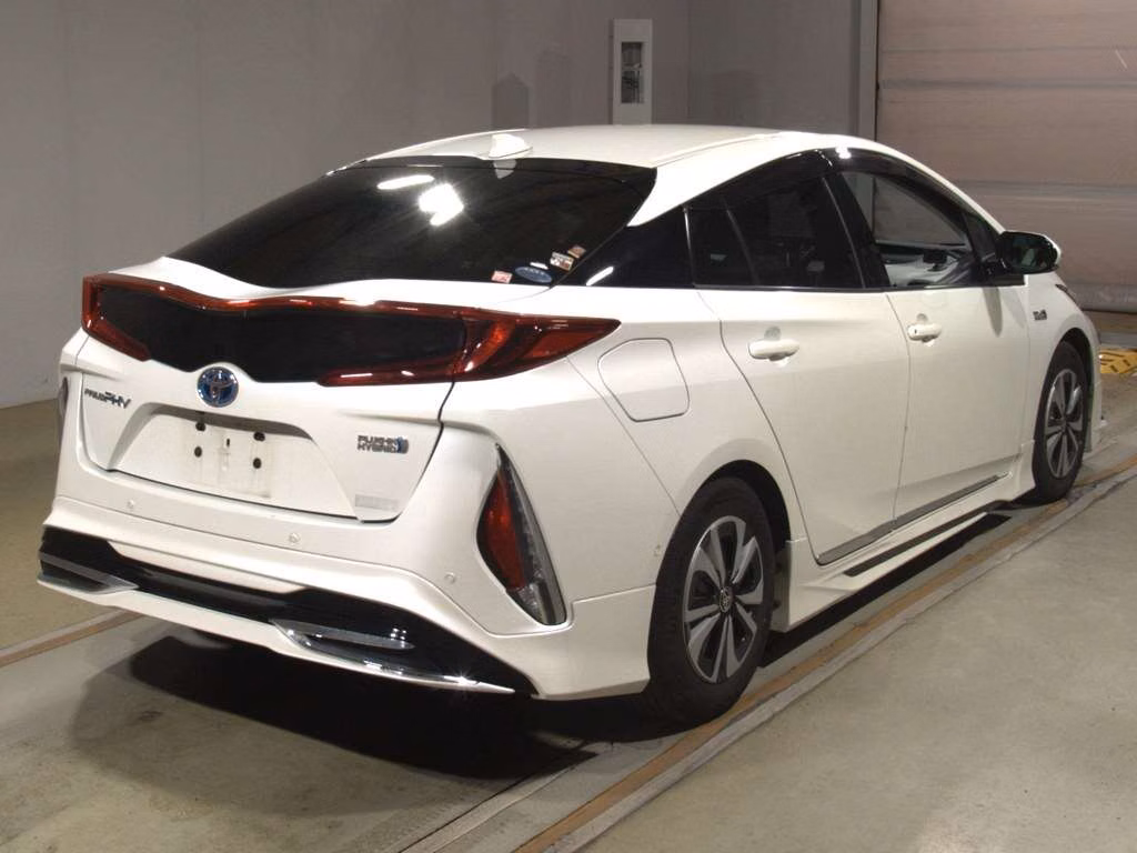 TOYOTA PRIUS PHV