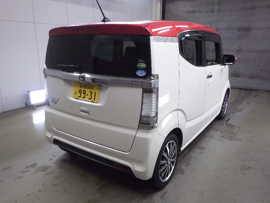 HONDA N-BOX SLASH