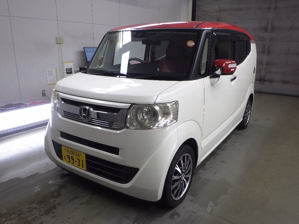 HONDA N-BOX SLASH