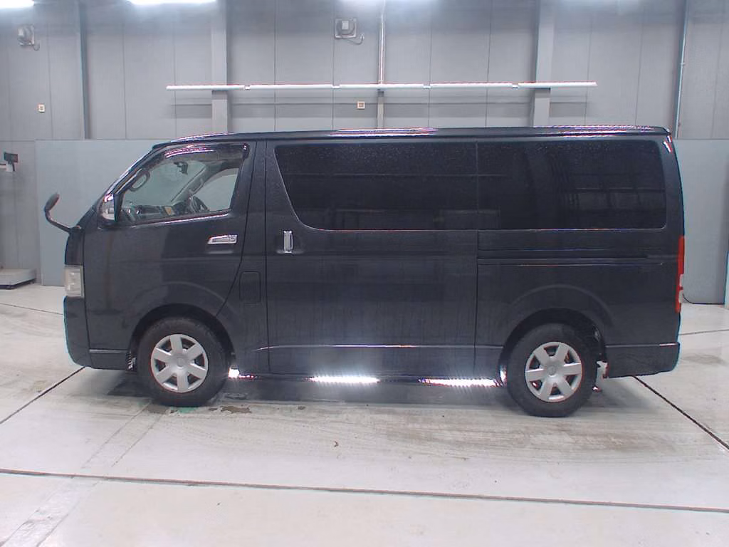 TOYOTA REGIUS ACE