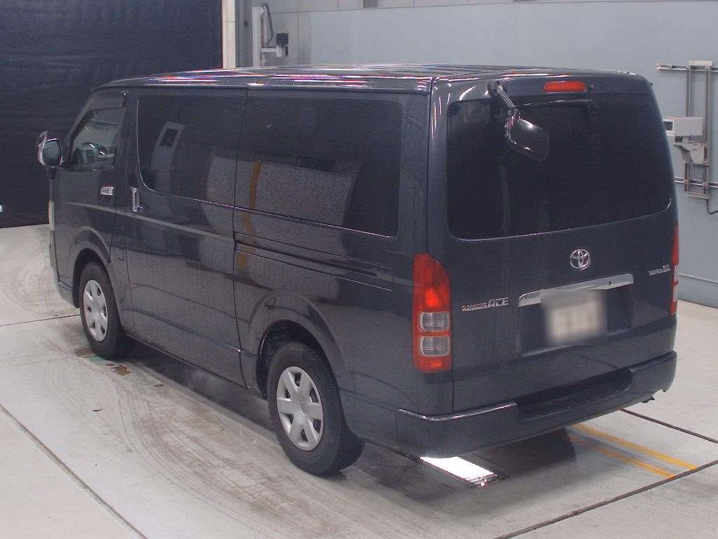 TOYOTA REGIUS ACE