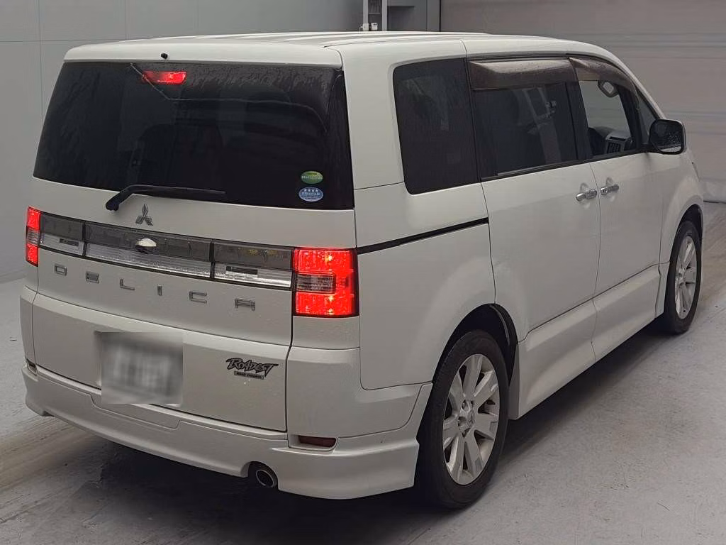 MITSUBISHI DELICA D:5