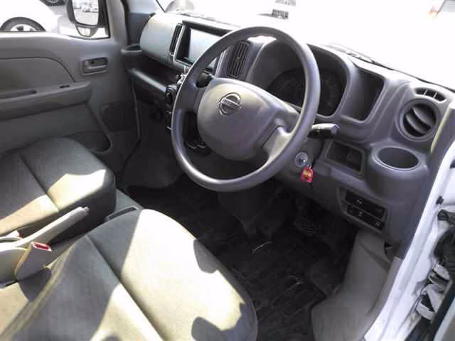 NISSAN NV100 CLIPPER