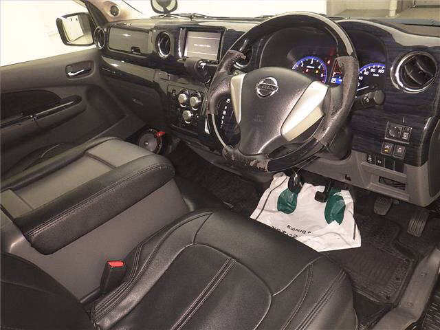 NISSAN NV350 CARAVAN