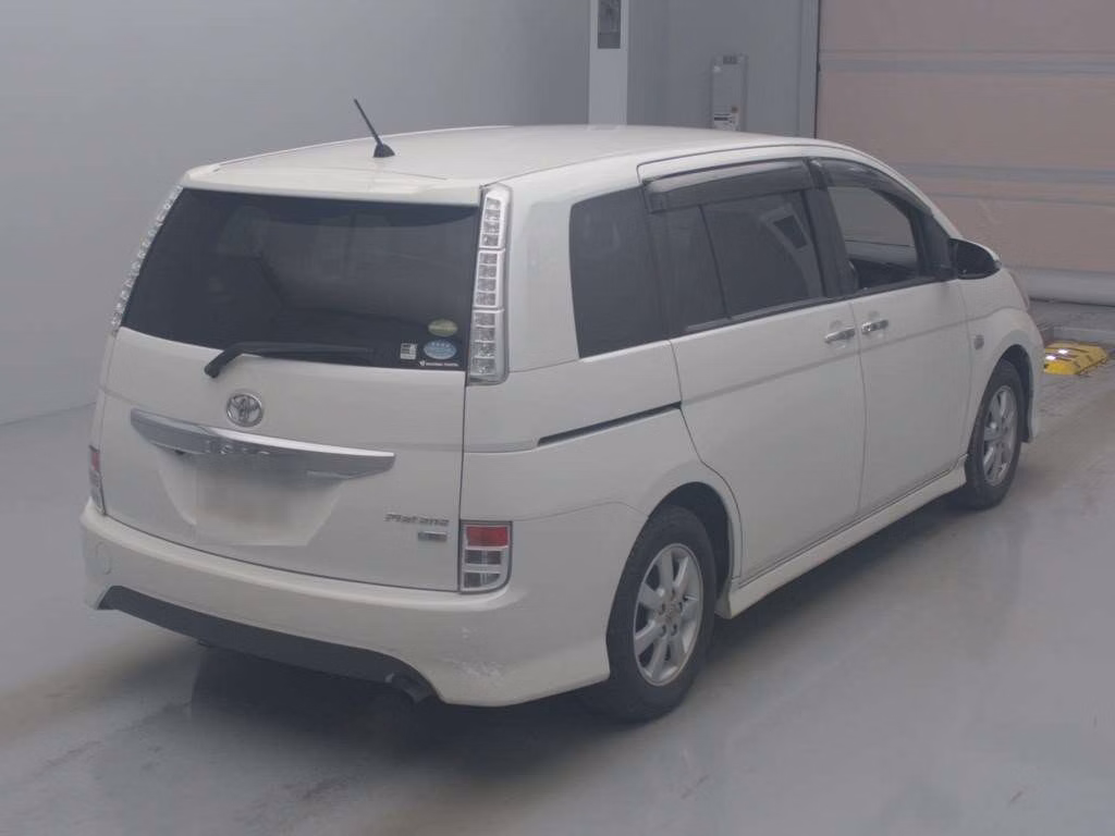 TOYOTA ISIS