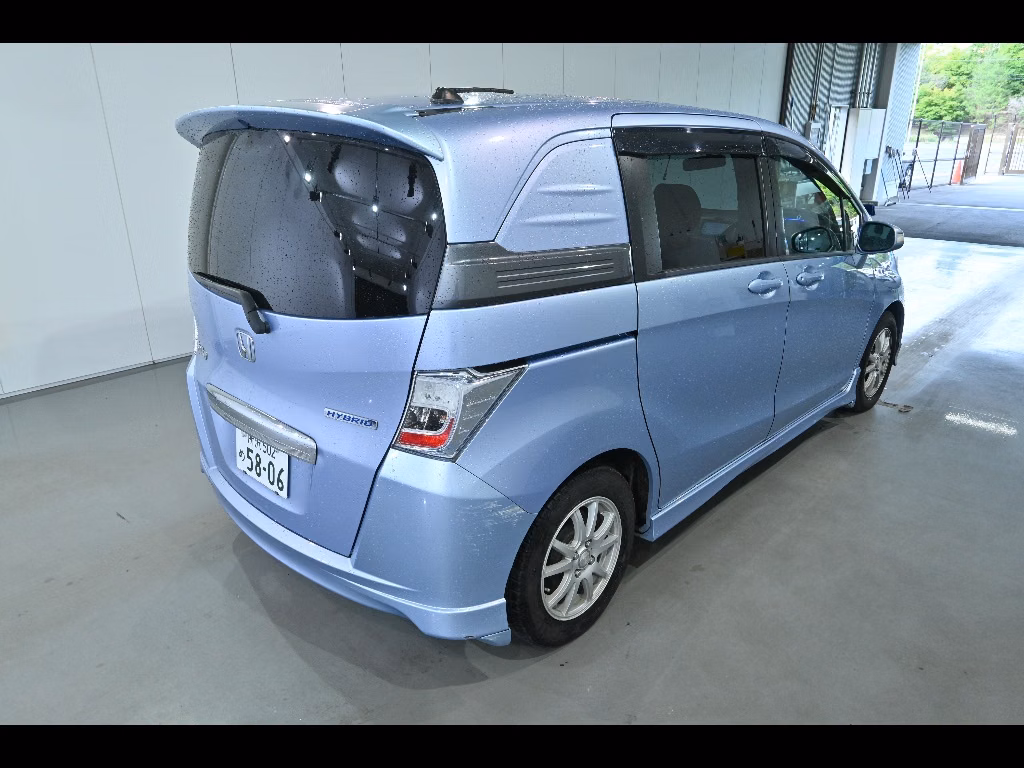 HONDA FREED SPIKE