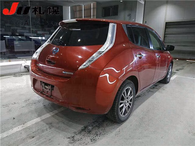NISSAN LEAF