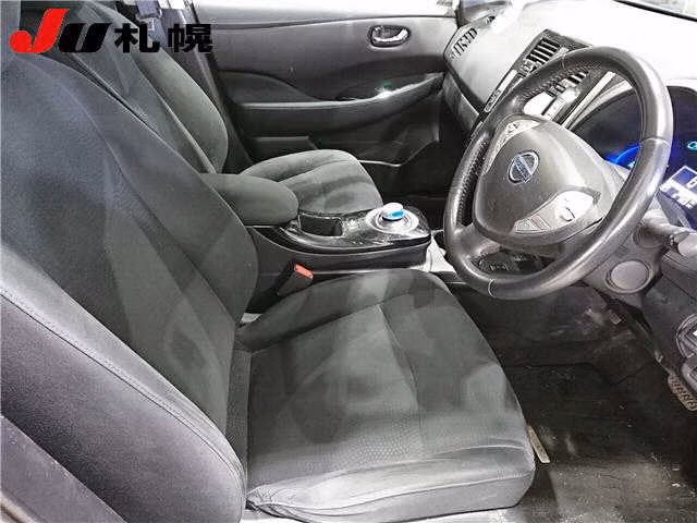 NISSAN LEAF