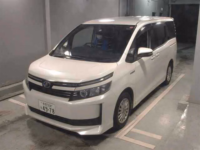 TOYOTA VOXY