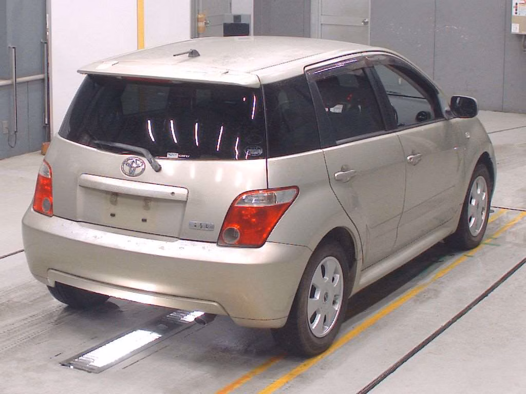 TOYOTA IST