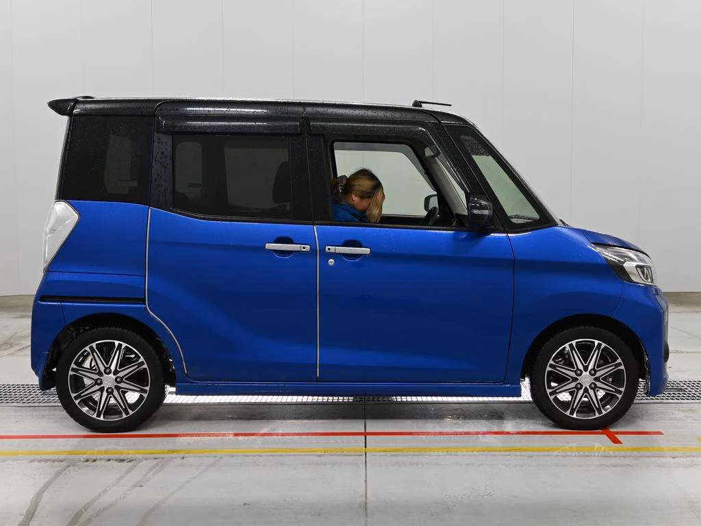 MITSUBISHI EK SPACE
