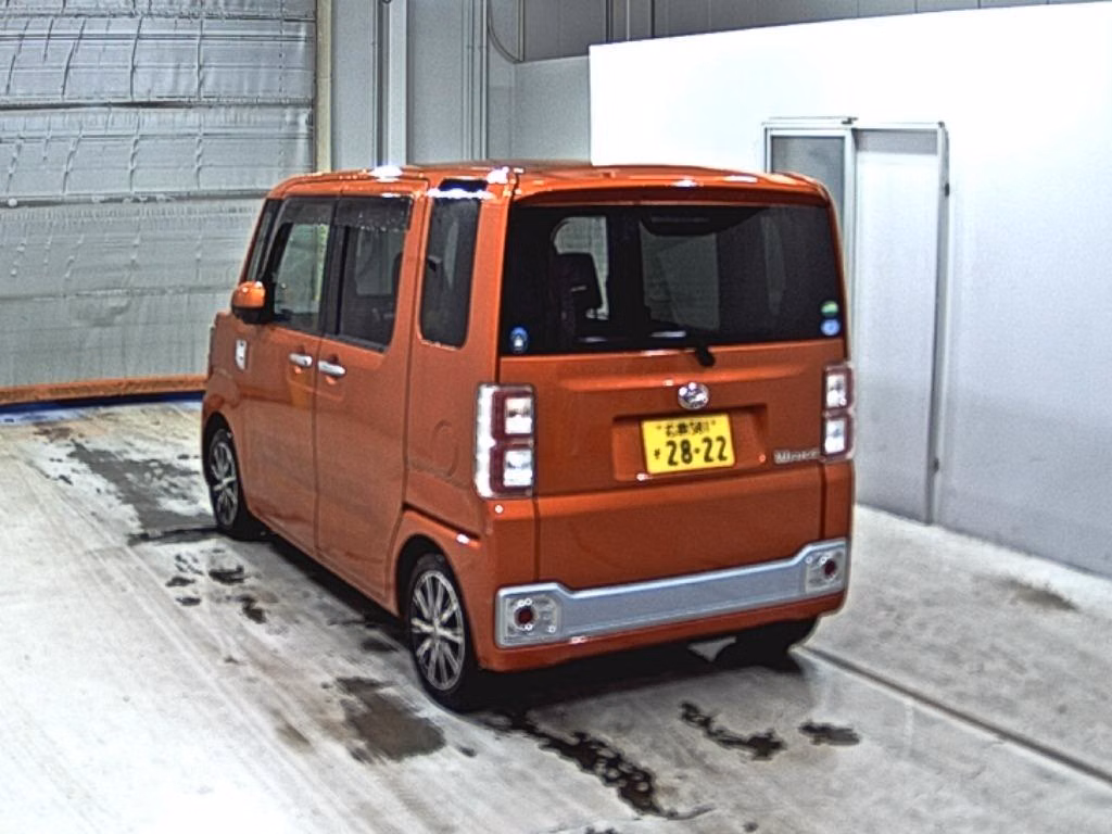 DAIHATSU WAKE
