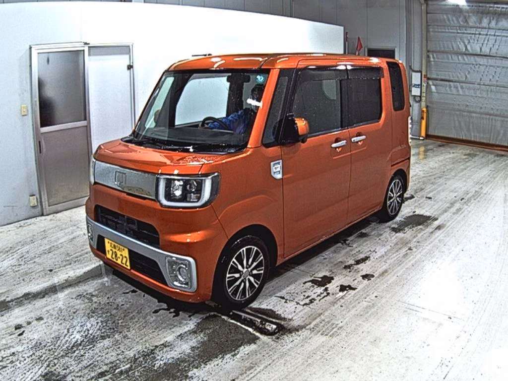 DAIHATSU WAKE