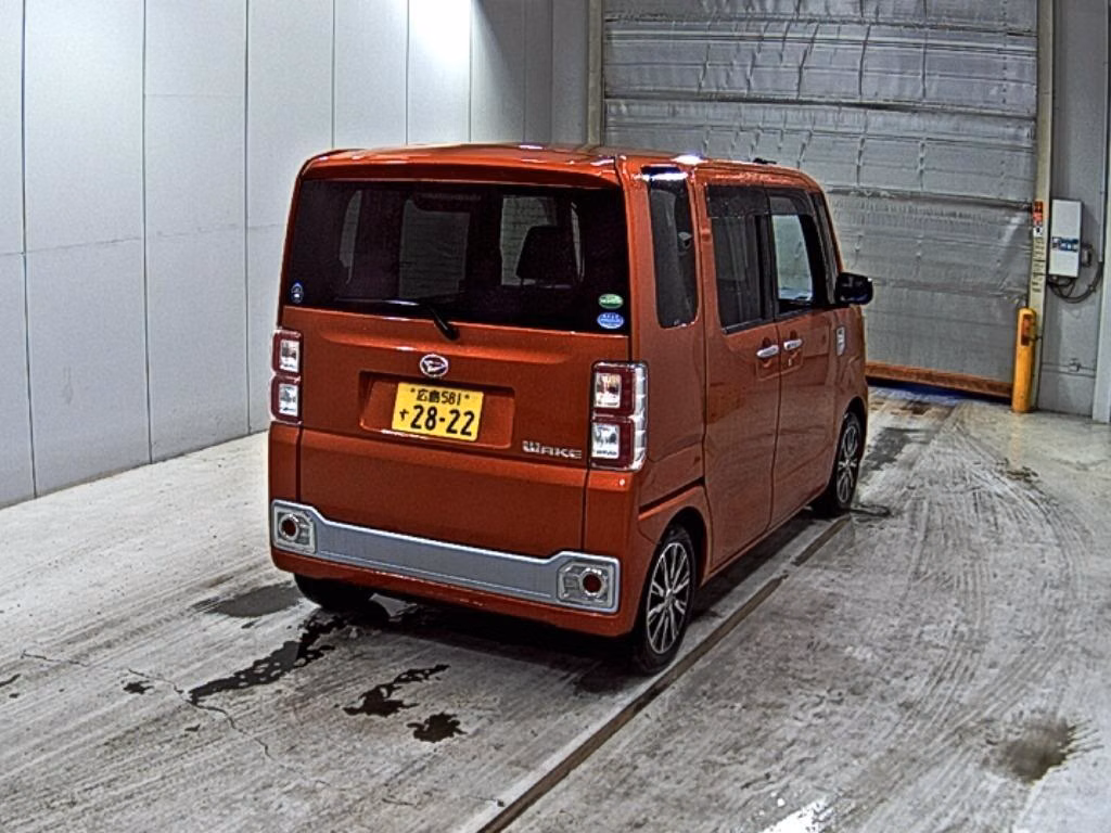 DAIHATSU WAKE