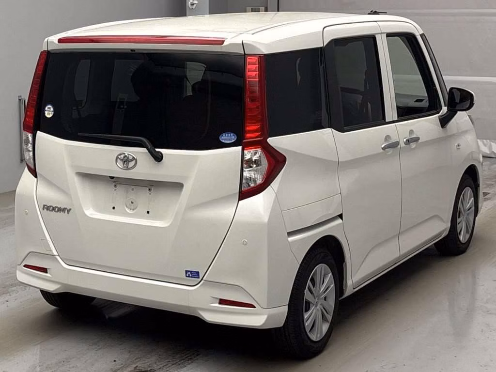 TOYOTA ROOMY