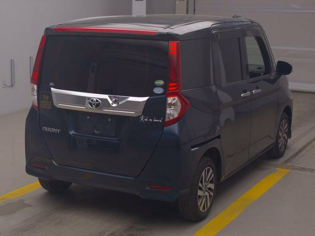 TOYOTA ROOMY