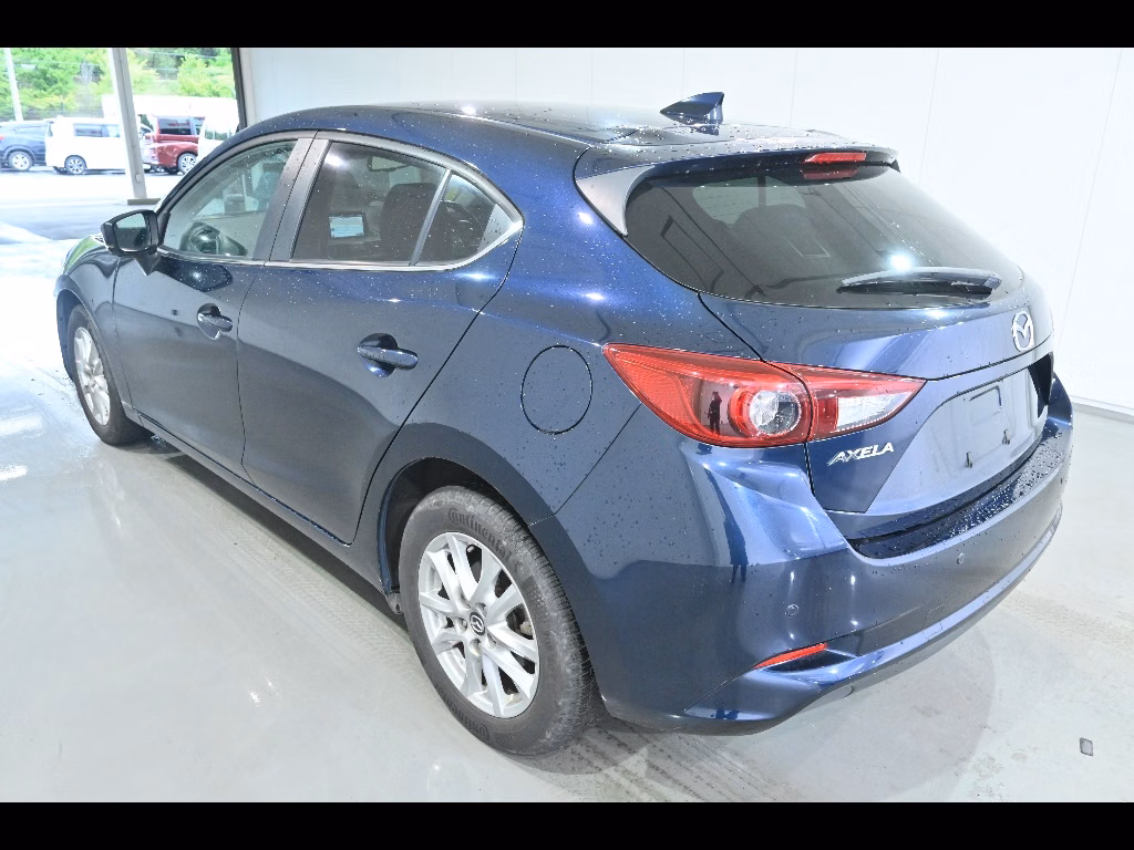MAZDA AXELA