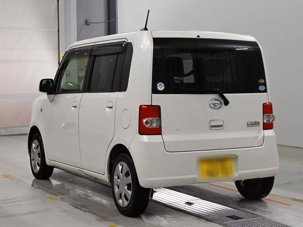 DAIHATSU MOVE CONTE