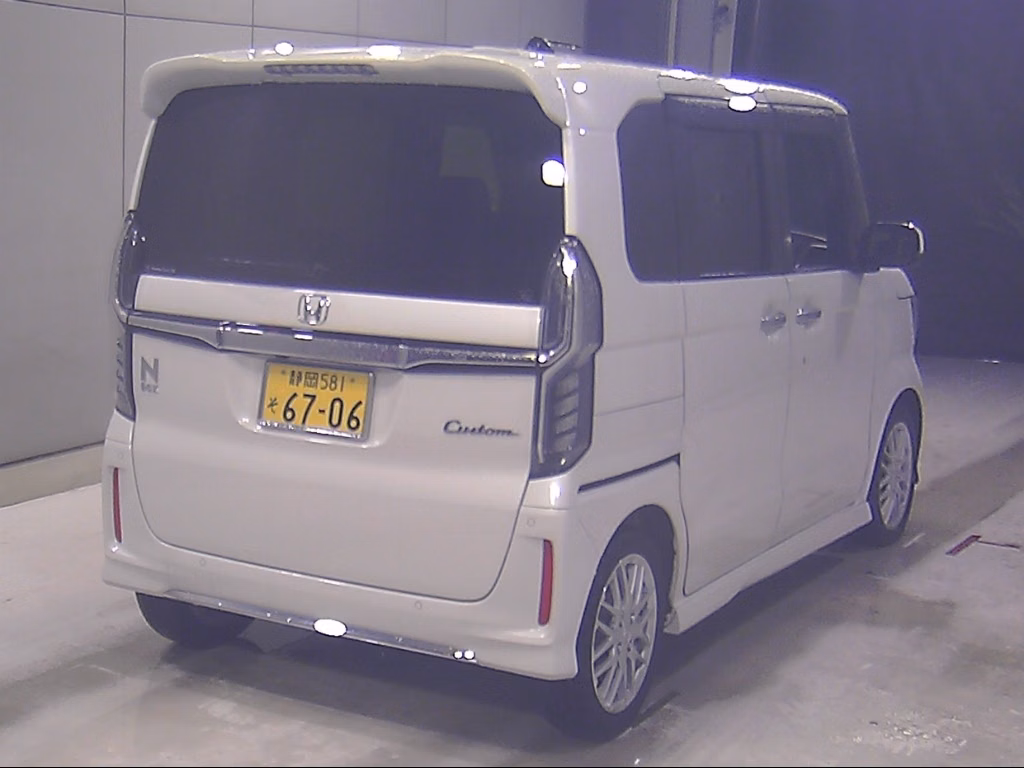 HONDA N-BOX