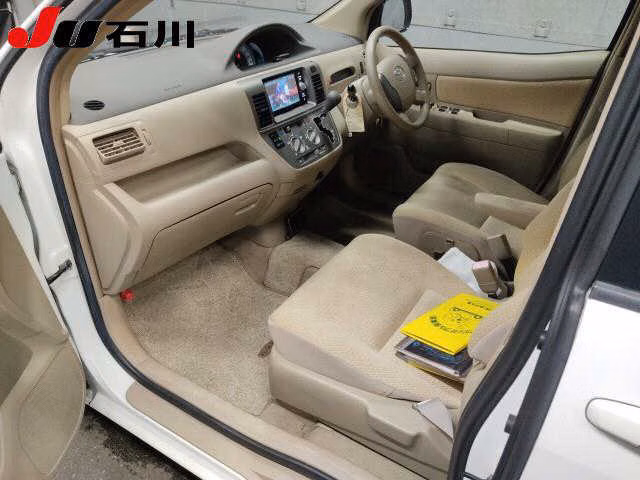TOYOTA RAUM
