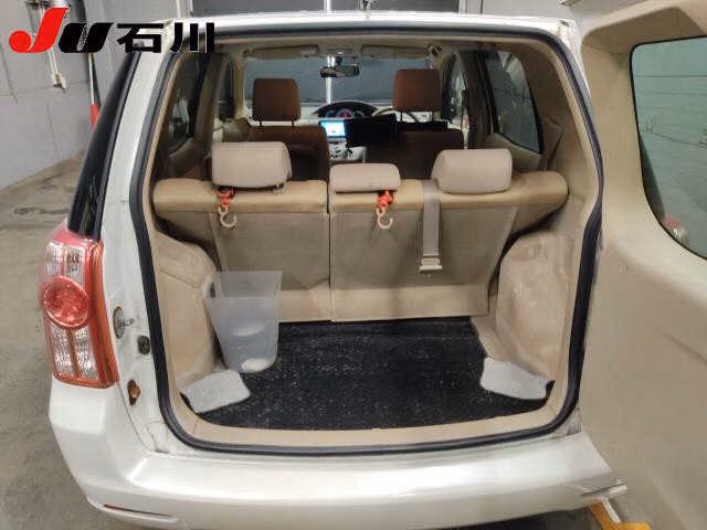 TOYOTA RAUM