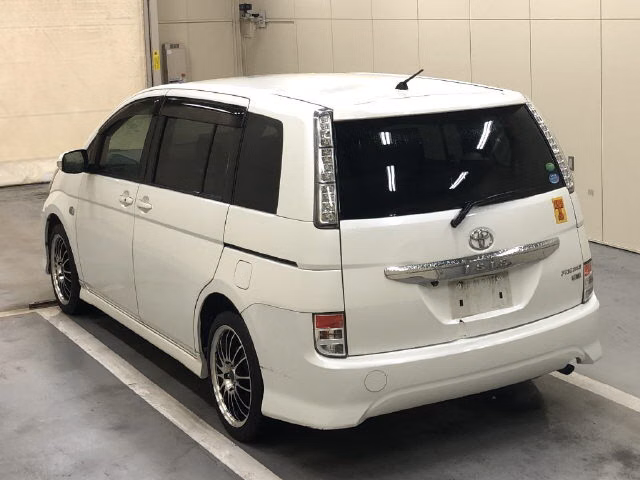 TOYOTA ISIS
