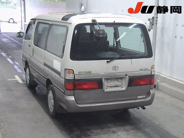 TOYOTA HIACE