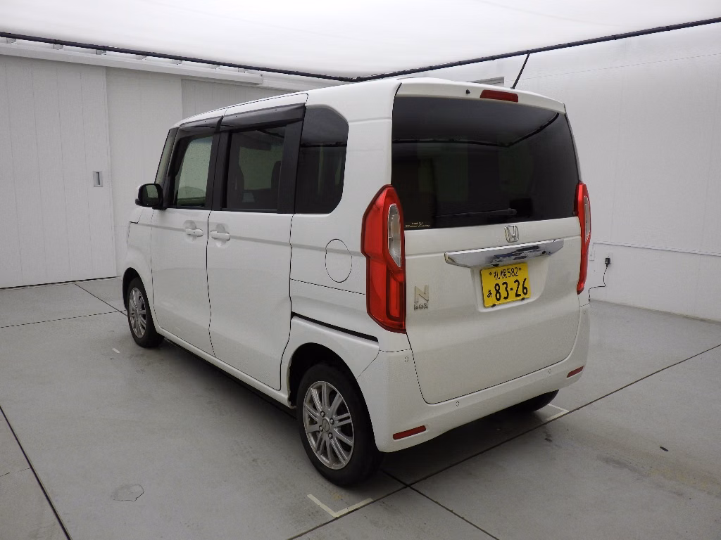 HONDA N-BOX