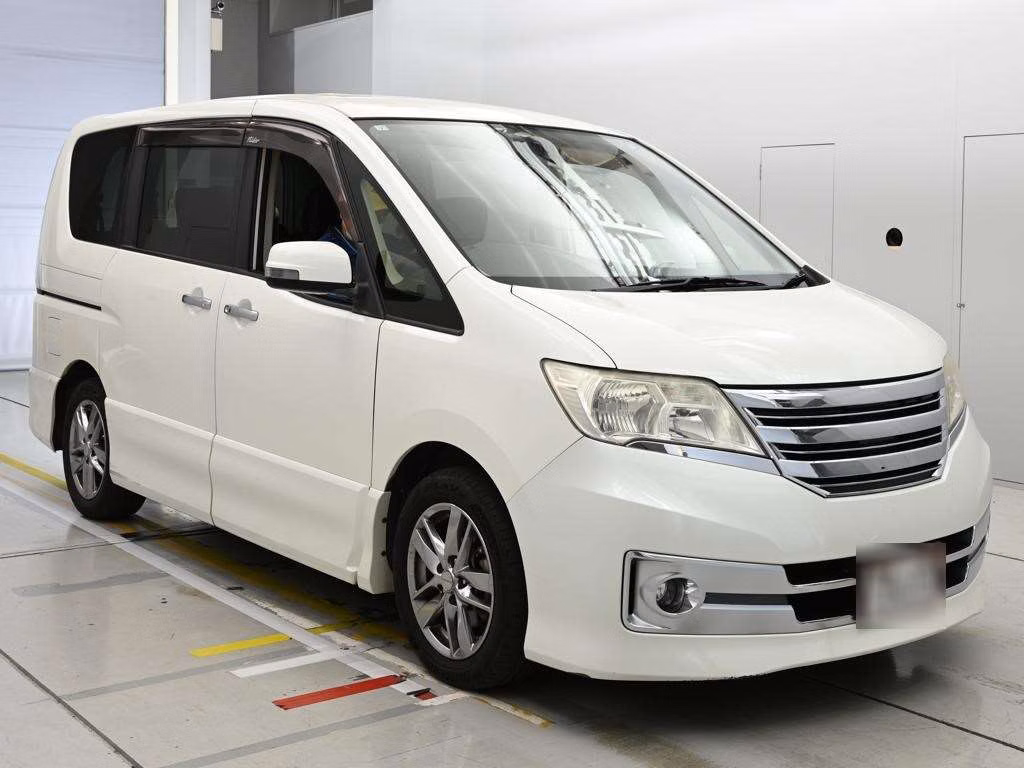 NISSAN SERENA