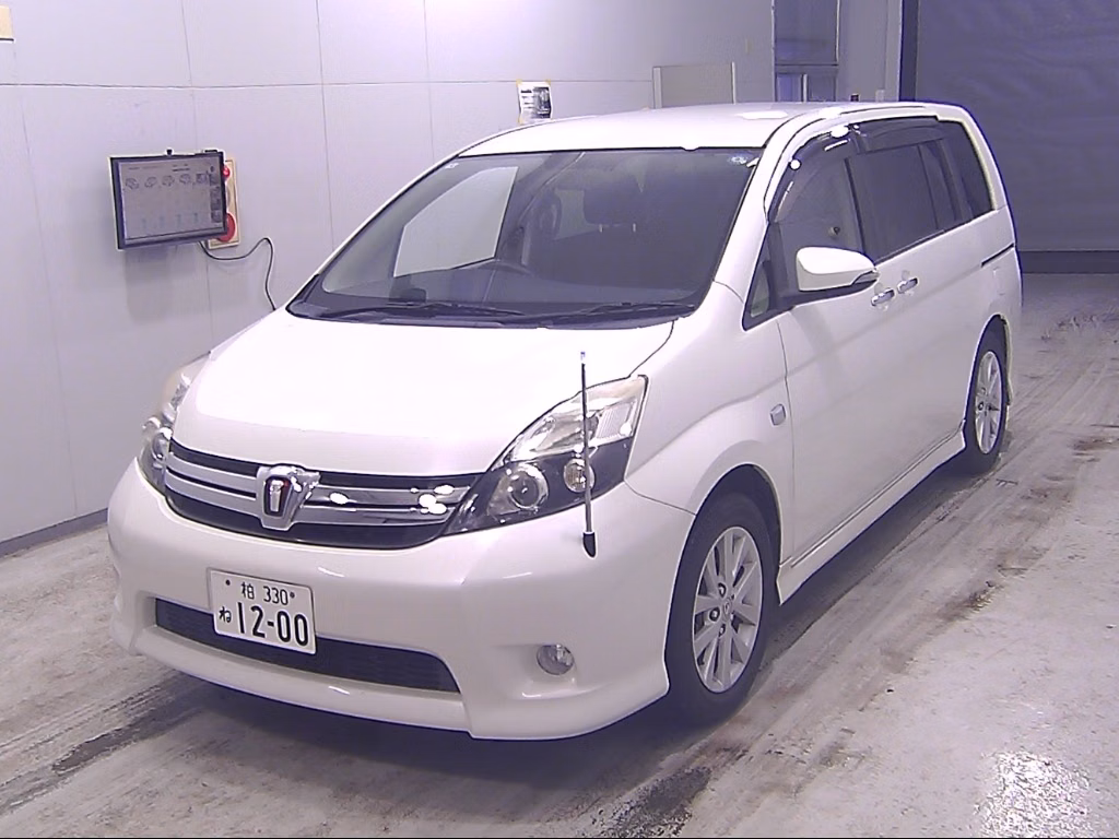 TOYOTA ISIS