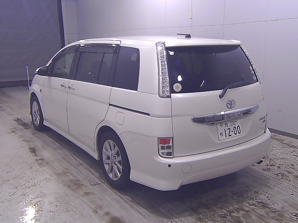 TOYOTA ISIS