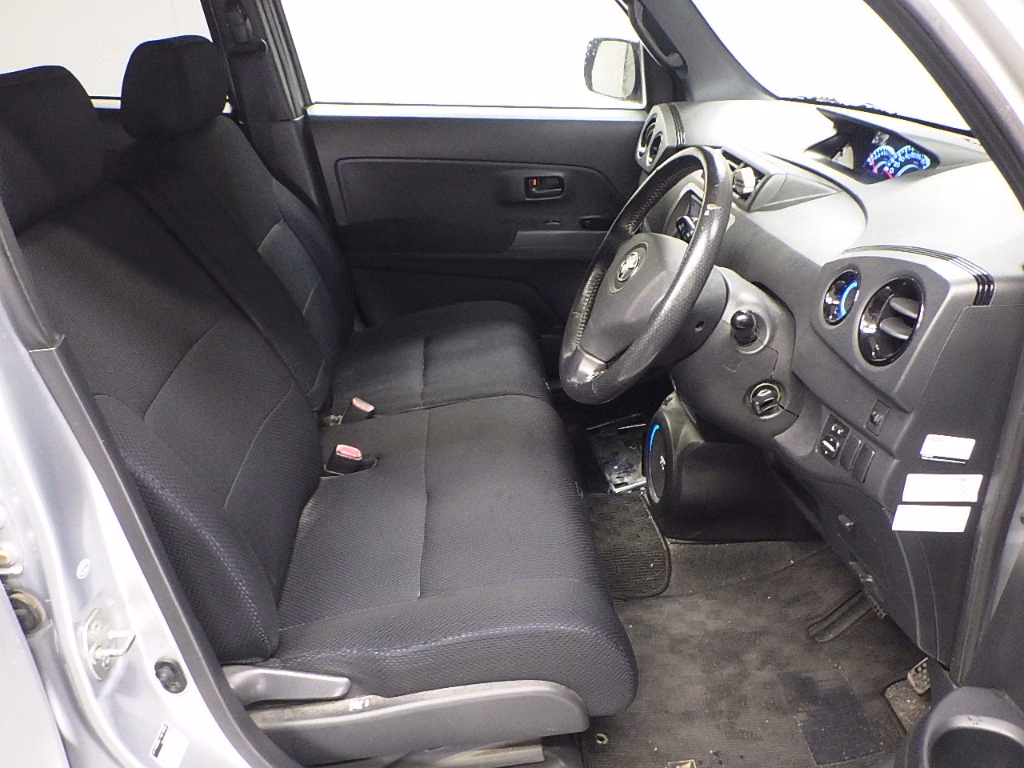 TOYOTA BB