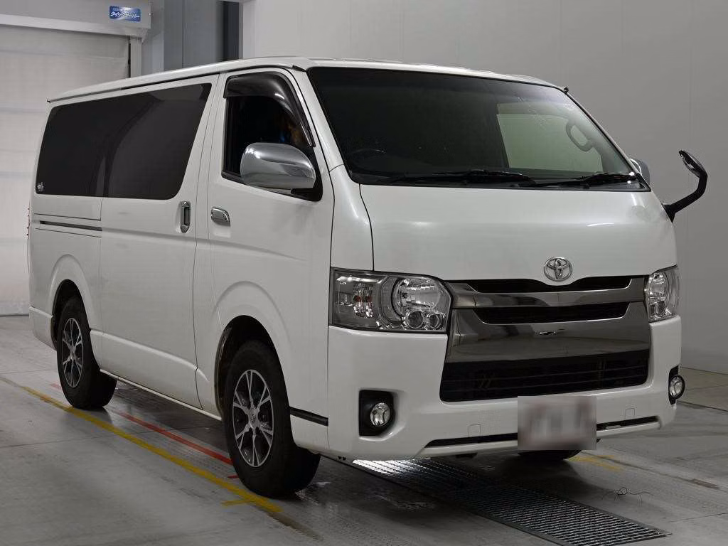 TOYOTA REGIUS ACE