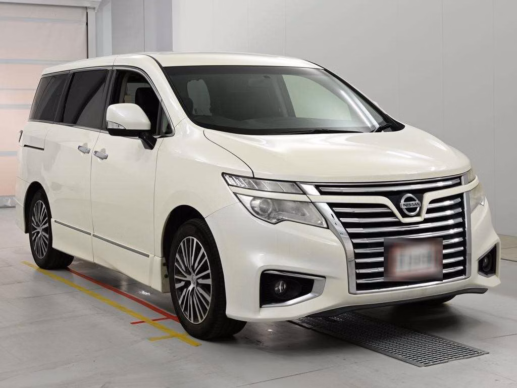 NISSAN ELGRAND