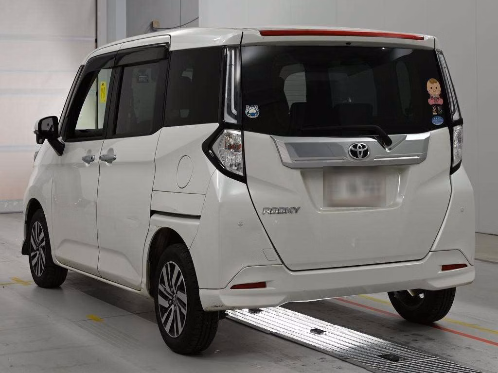 TOYOTA ROOMY