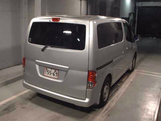 NISSAN NV200