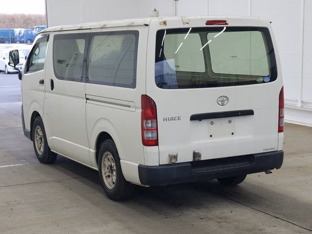 TOYOTA REGIUS ACE